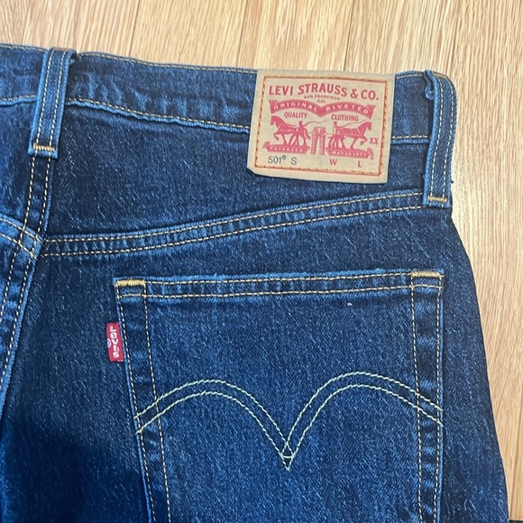 EUC Levi’s 501 skinny jeans - Picture 5 of 14